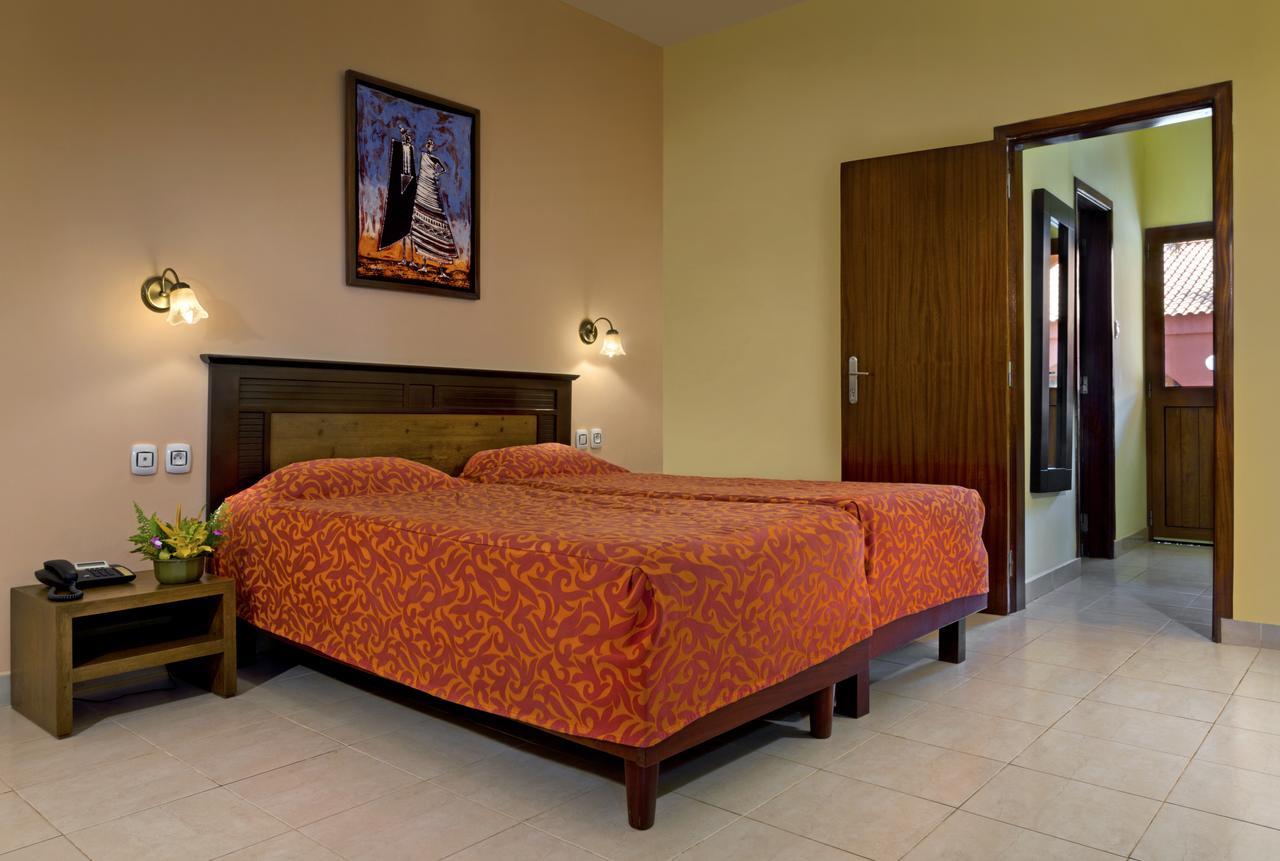 Dunia Hotel Bissau Exteriör bild