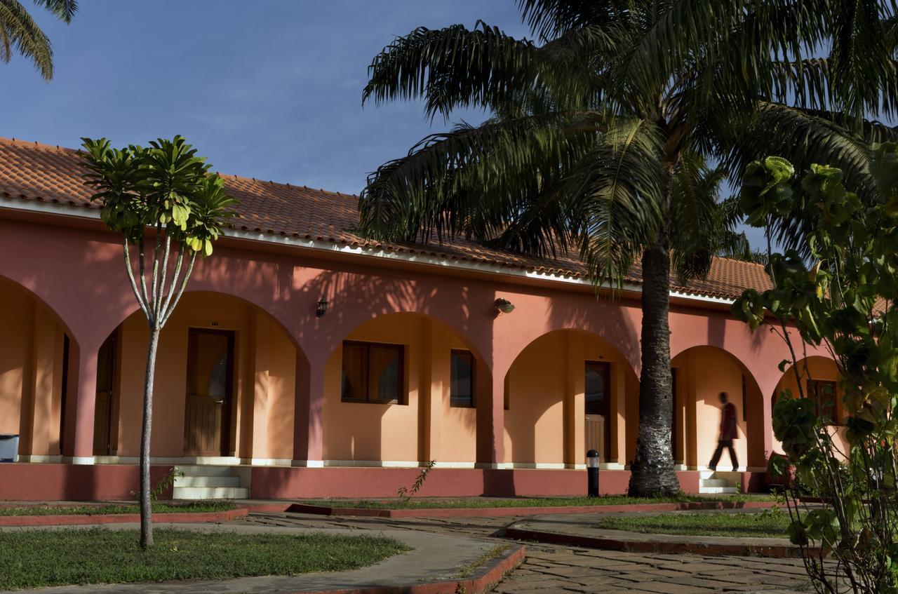 Dunia Hotel Bissau Exteriör bild